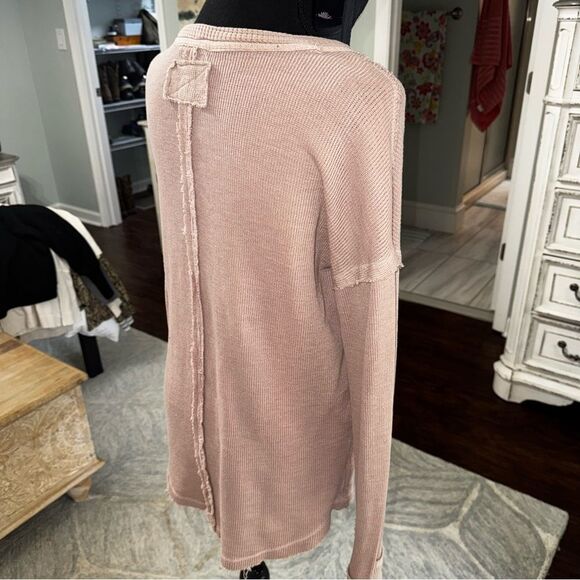 Free People/ We the Free washed out mauve long sleeve ribbed & waffle V-neck MED - Picture 6 of 15